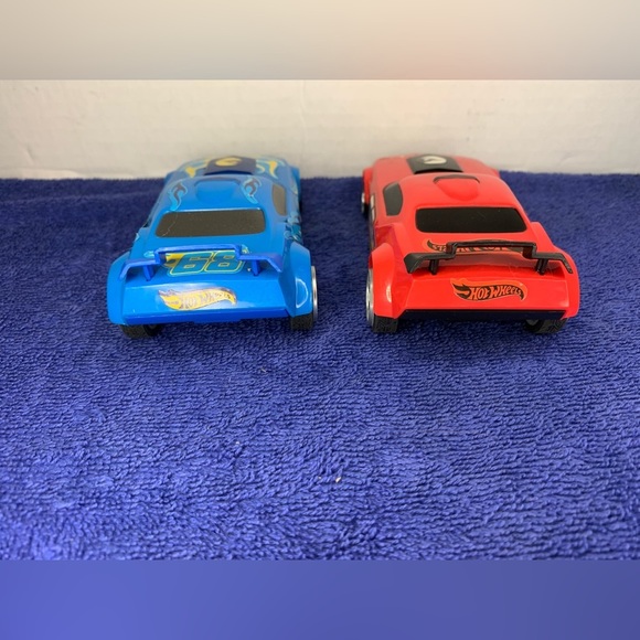 Hot Wheels Pull Back Racers, Red Fast Fish, Kids Toys for Ages 3 Up Gifts - Picture 8 of 9